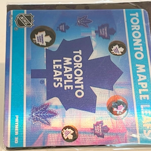 NHL Toronto Maple Leafs Hockey 3D Lenticular Magnets Set of 4 Pucks Blue White - Picture 5 of 6